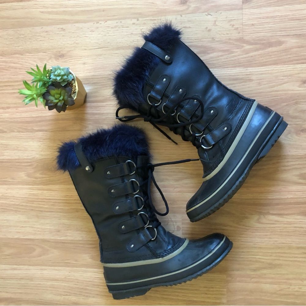 Sorel Black Lace Up Boots with Blue Fur Trim